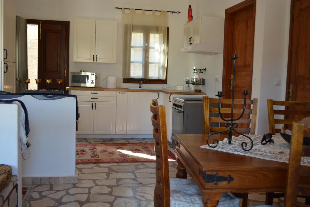 P&M House Villa Megisti Bagian luar foto