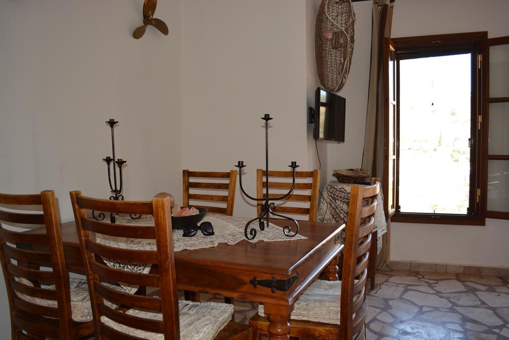 P&M House Villa Megisti Bagian luar foto