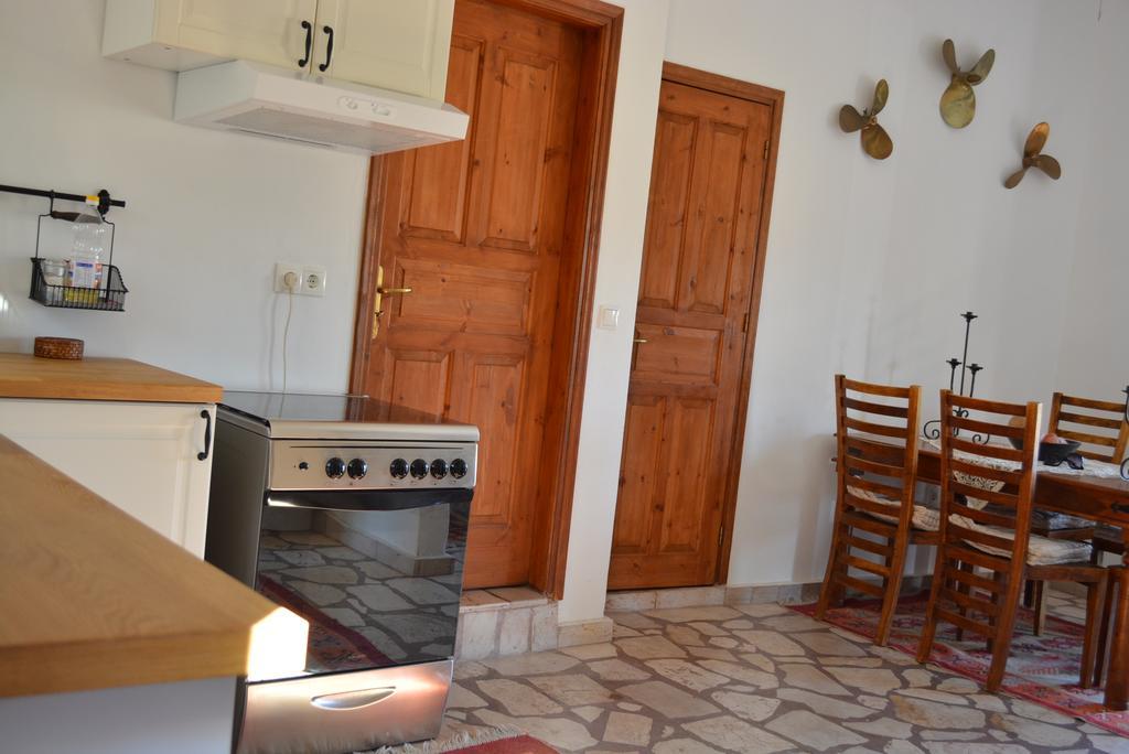 P&M House Villa Megisti Bagian luar foto