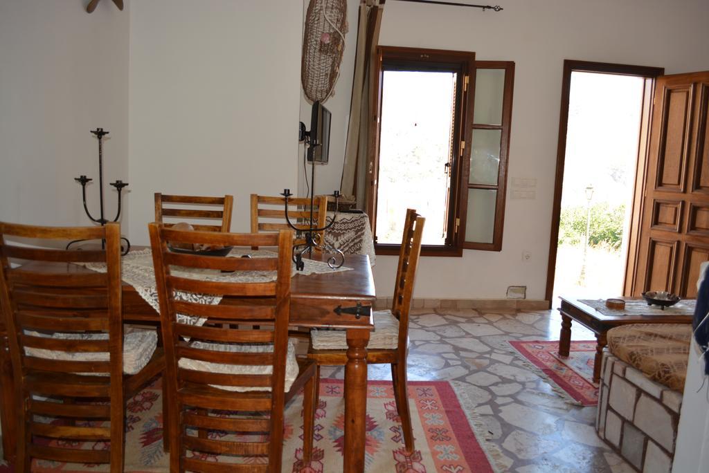 P&M House Villa Megisti Bagian luar foto